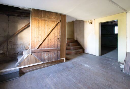 Treppe zum Dachboden