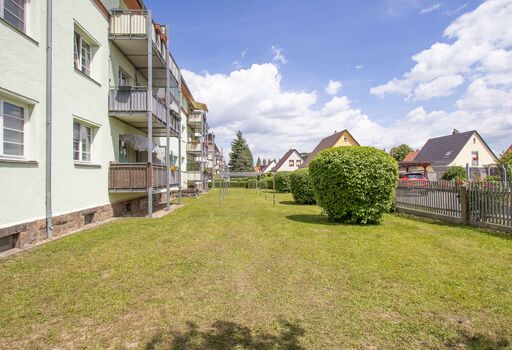 gepflegte Außenanlagen