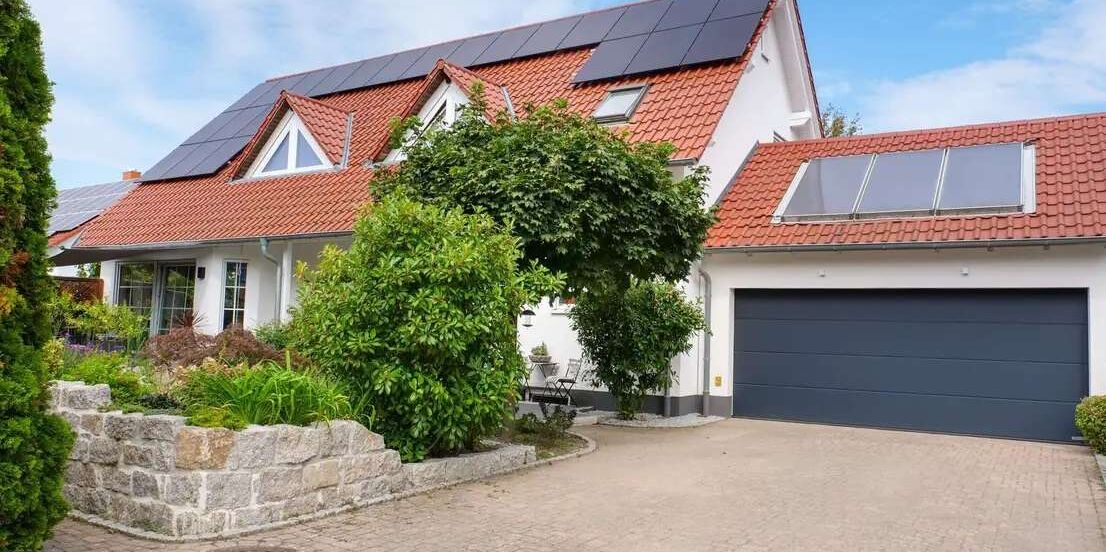     Modernes Einfamilienhaus mit gepflegtem Garten in bevorzugter Lage    