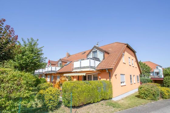     Top Kapitalanlage in schöner Lage: geräumige 2-Raumwohnung mit Terrasse und Stellplatz    