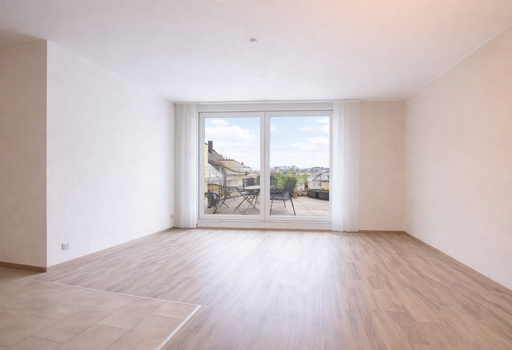 Wohnzimmer Richtung Balkon