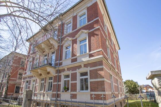     3-Raumwohnung mit Balkon im attraktiven Klinker-Altbau in ruhiger Lage von Radebeul    