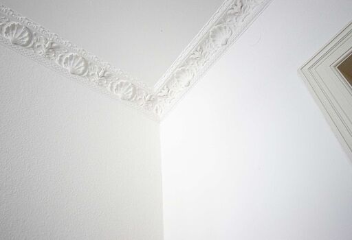 Stuck im Schlafzimmer