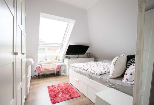 Kinder-/Schlafzimmer