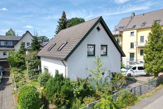     Gepflegtes Einfamilienhaus mit optimalem Grundriss im zauberhaften Lichtenwalde    