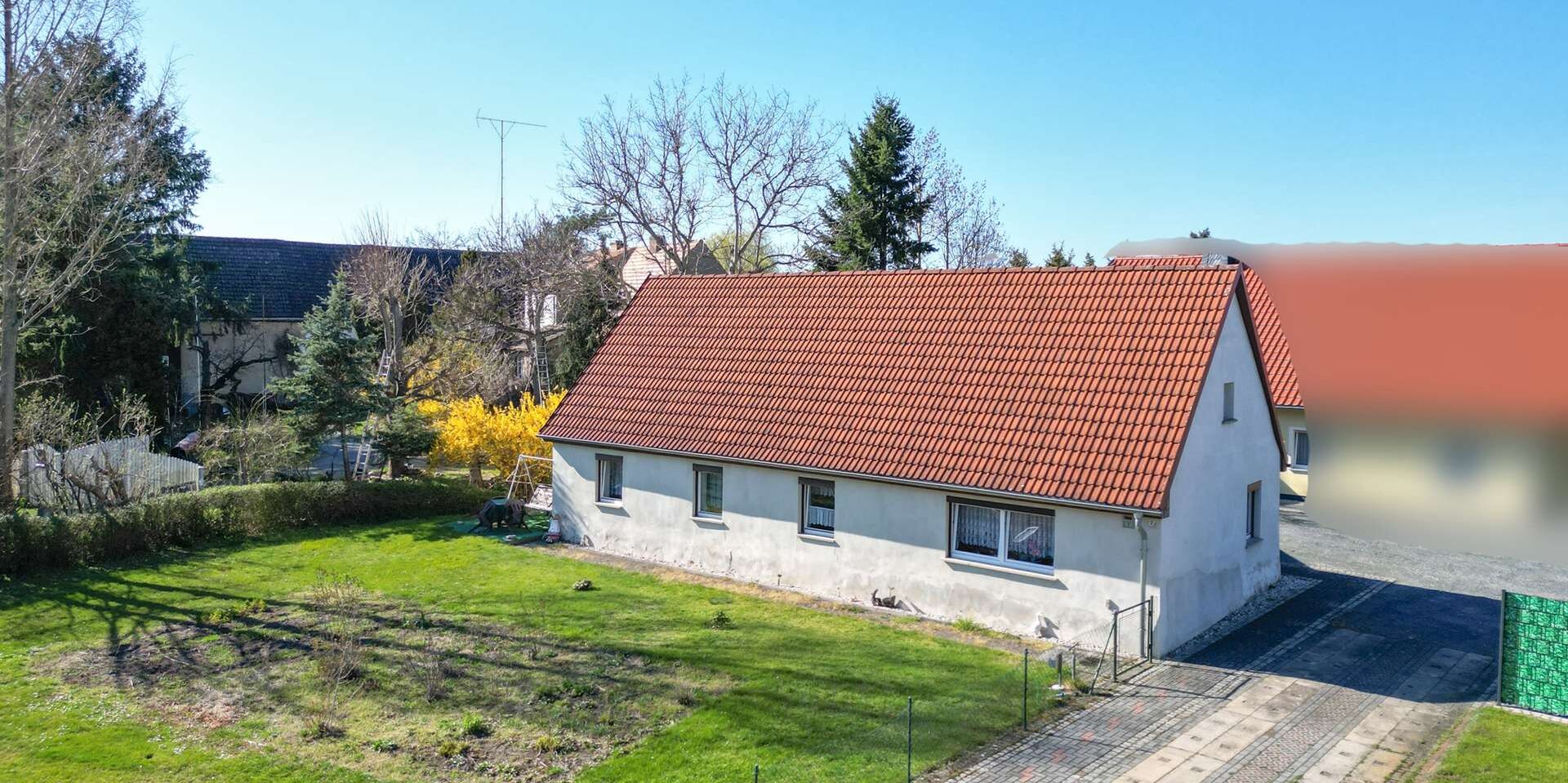     Gemütliches Einfamilienhaus mit großem Grundstück und viel Potenzial in Lindenau    