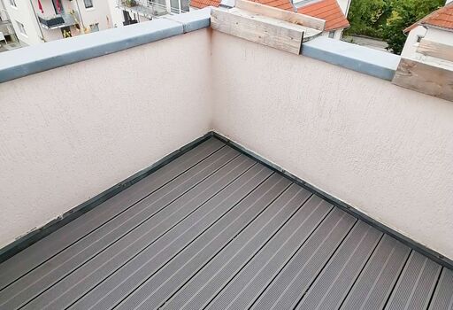 Balkon mit neuem Belag
