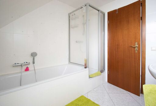 Badezimmer im DG