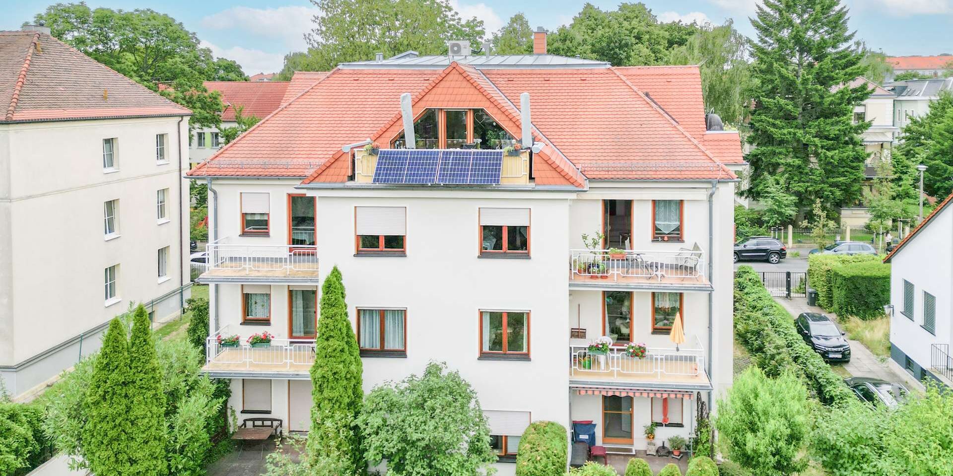     Exklusive 3-Raumwohnung mit Klima, Dachterrasse und EBK in Dresden-Plauen    