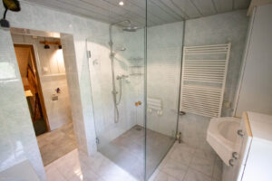 Badezimmer EG