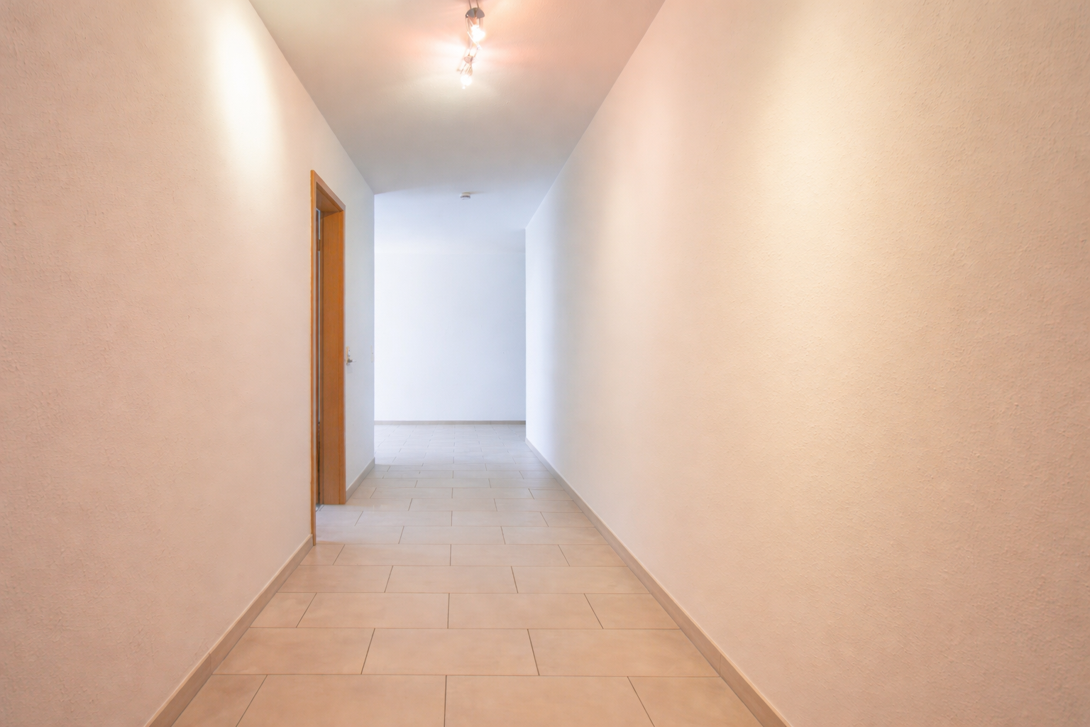 Flur Richtung Wohnzimmer